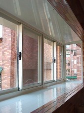 台北辦公室玻璃隔間膠合玻璃隔音效果佳